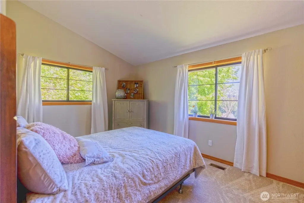 178 Bella Bella Drive Fox Island WA 98333