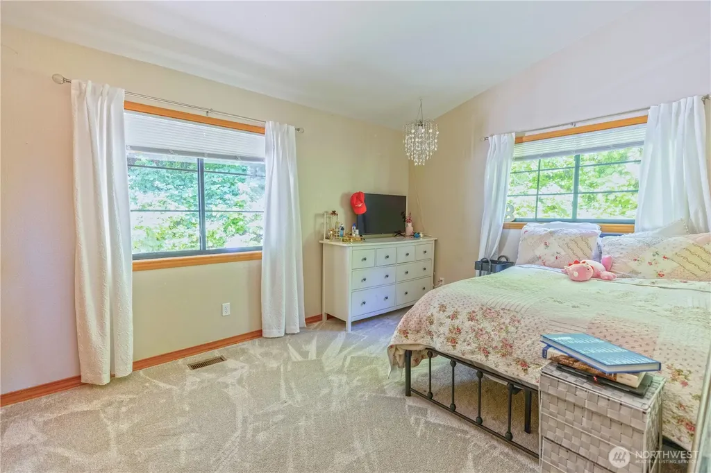 178 Bella Bella Drive Fox Island WA 98333