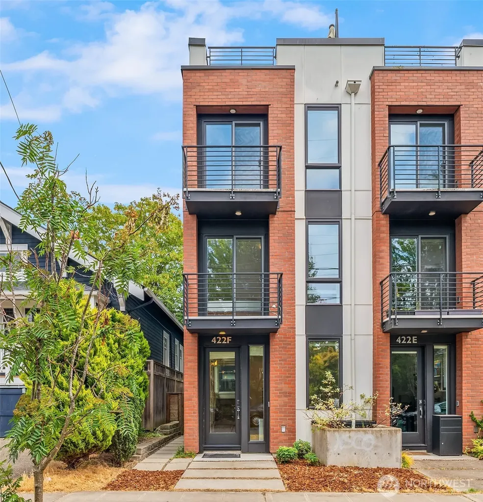422 10th Avenue E Seattle WA 98102