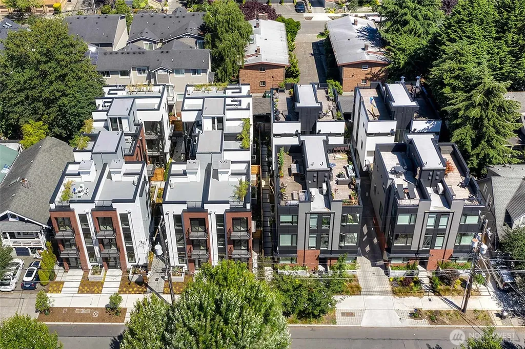 422 10th Avenue E Seattle WA 98102