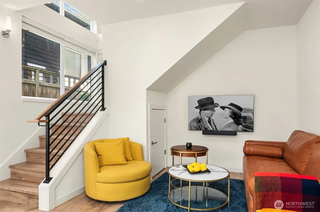 422 10th Avenue E Seattle WA 98102