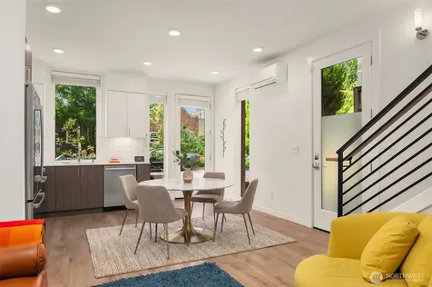 422 10th Avenue E Seattle WA 98102