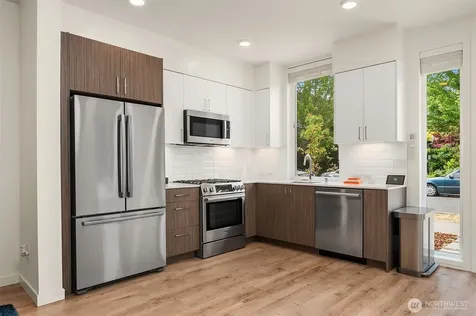 422 10th Avenue E Seattle WA 98102