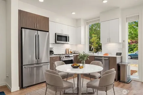 422 10th Avenue E Seattle WA 98102