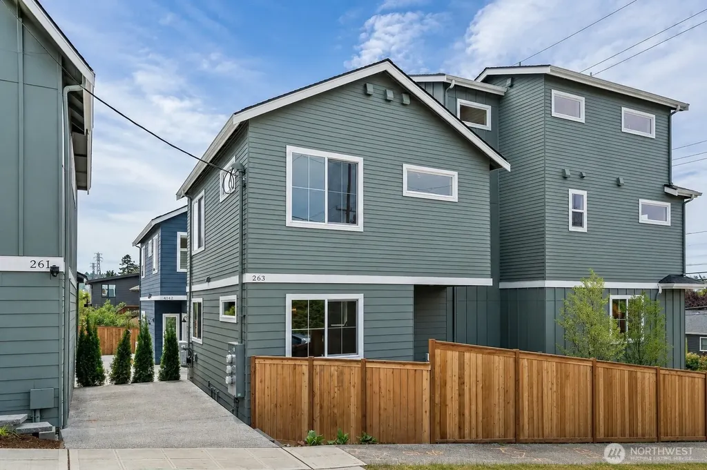 263 NW 42nd Street Seattle WA 98107