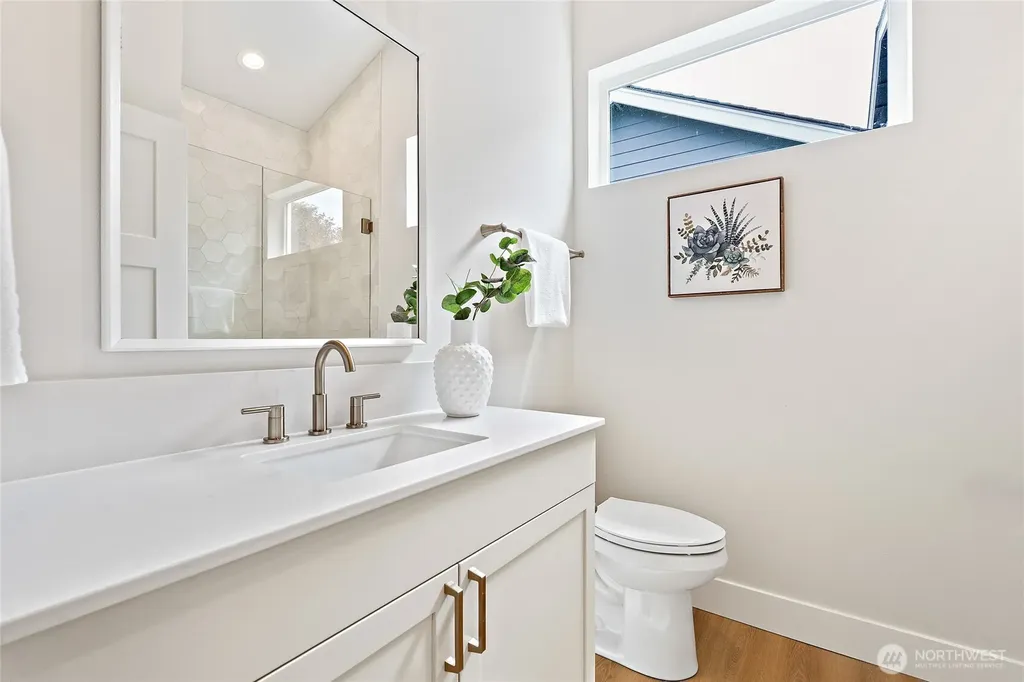 263 NW 42nd Street Seattle WA 98107