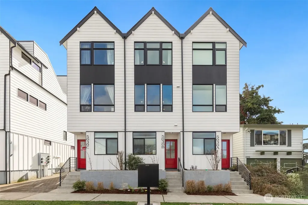 5030 Sand Point Place NE Seattle WA 98105