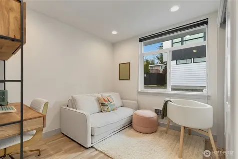 5030 Sand Point Place NE Seattle WA 98105