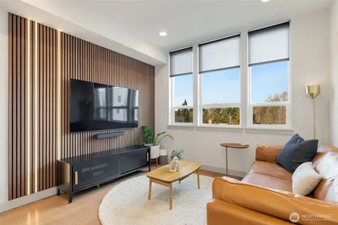 5030 Sand Point Place NE Seattle WA 98105