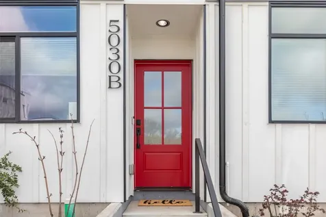5030 Sand Point Place NE Seattle WA 98105