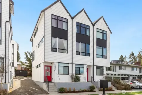 5030 Sand Point Place NE Seattle WA 98105