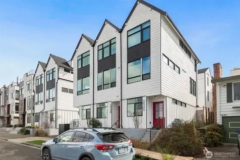 5030 Sand Point Place NE Seattle WA 98105