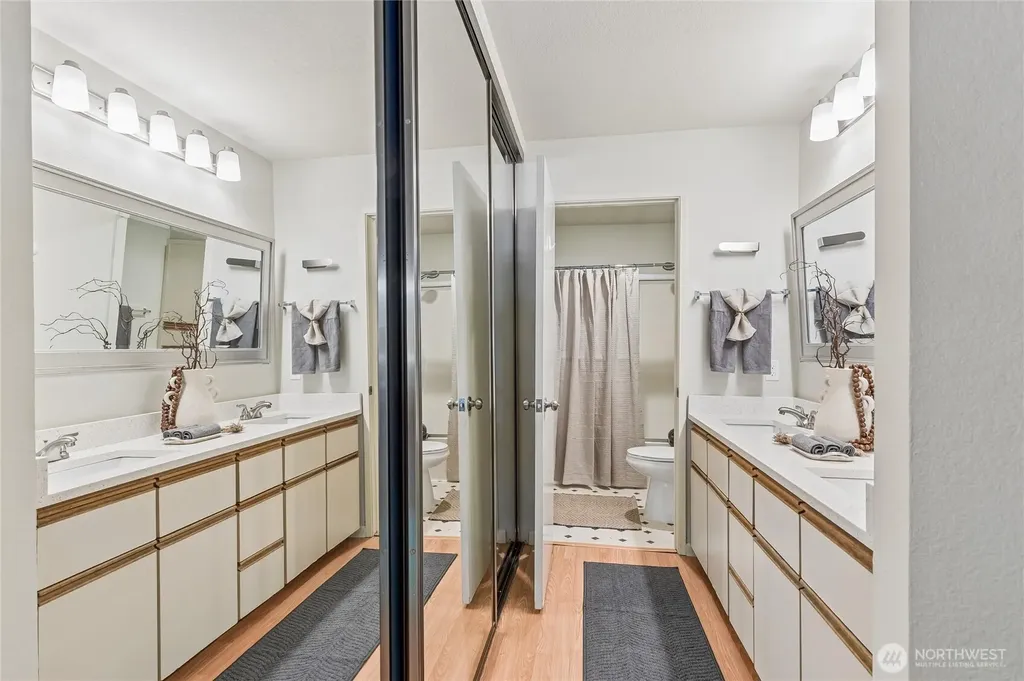 1354 Bellevue Way NE Bellevue WA 98004