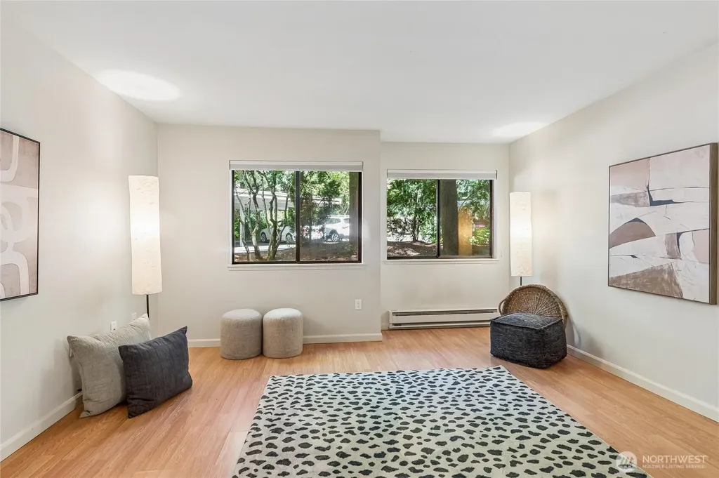 1354 Bellevue Way NE Bellevue WA 98004