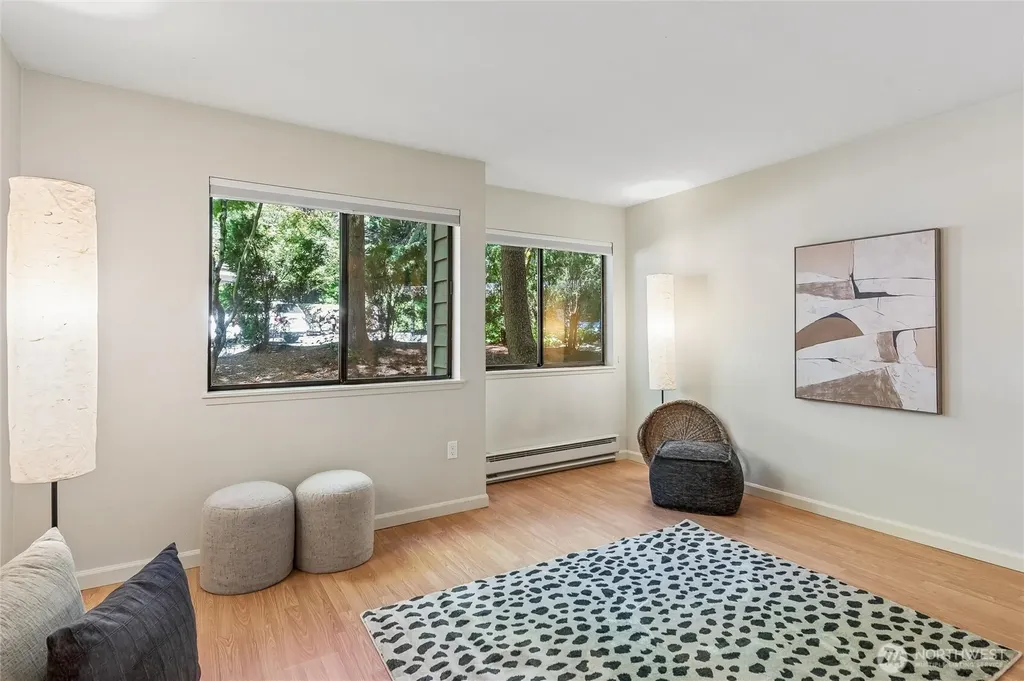 1354 Bellevue Way NE Bellevue WA 98004