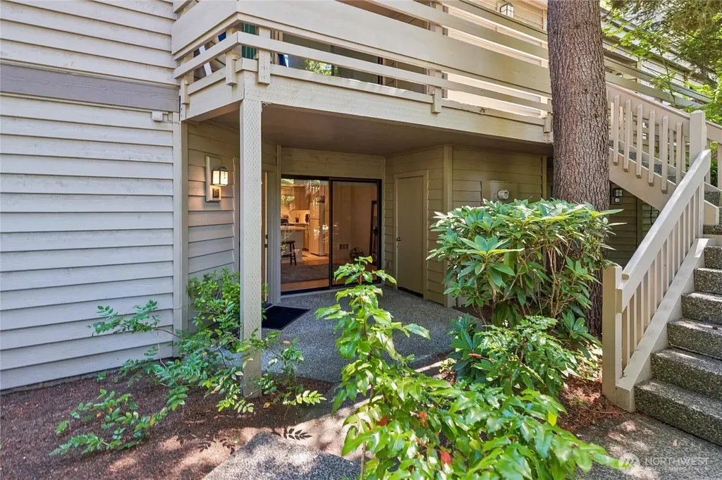 1354 Bellevue Way NE Bellevue WA 98004