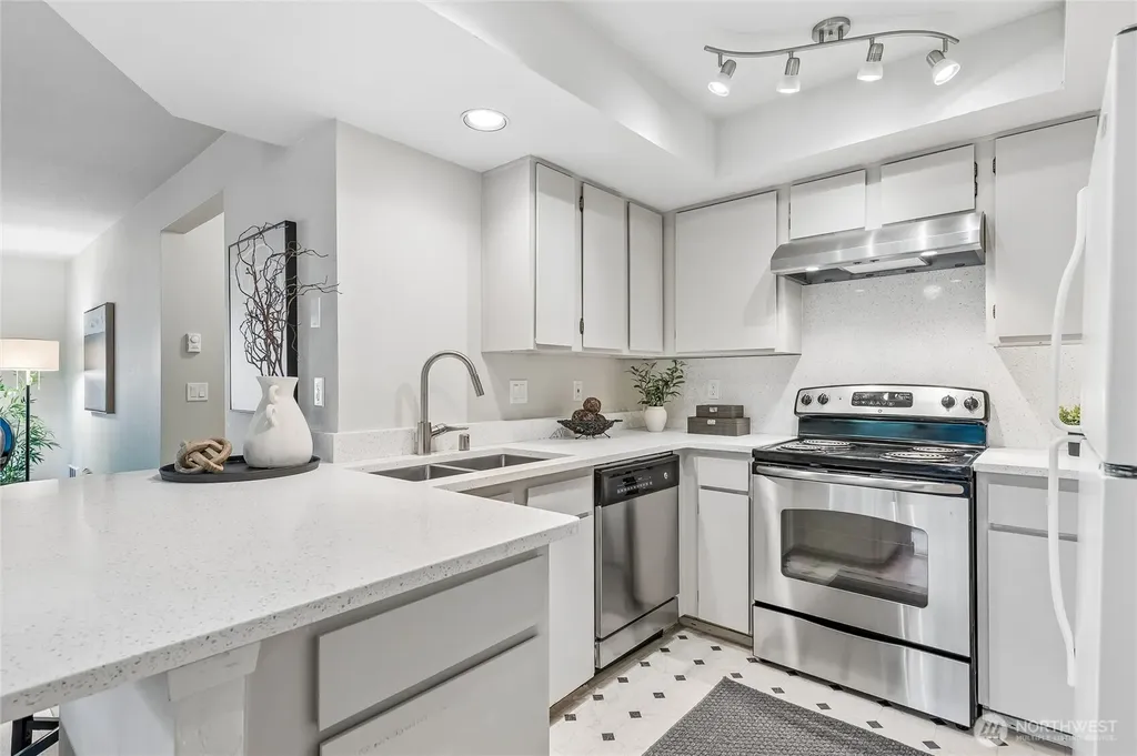 1354 Bellevue Way NE Bellevue WA 98004