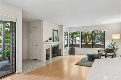 1354 Bellevue Way NE Bellevue WA 98004