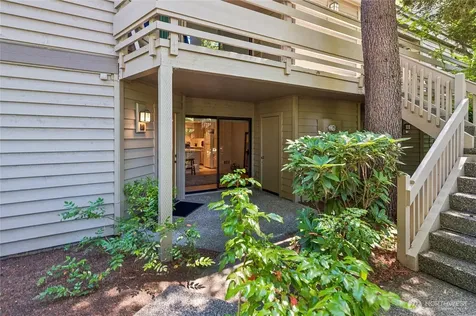 1354 Bellevue Way NE Bellevue WA 98004