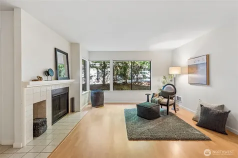 1354 Bellevue Way NE Bellevue WA 98004