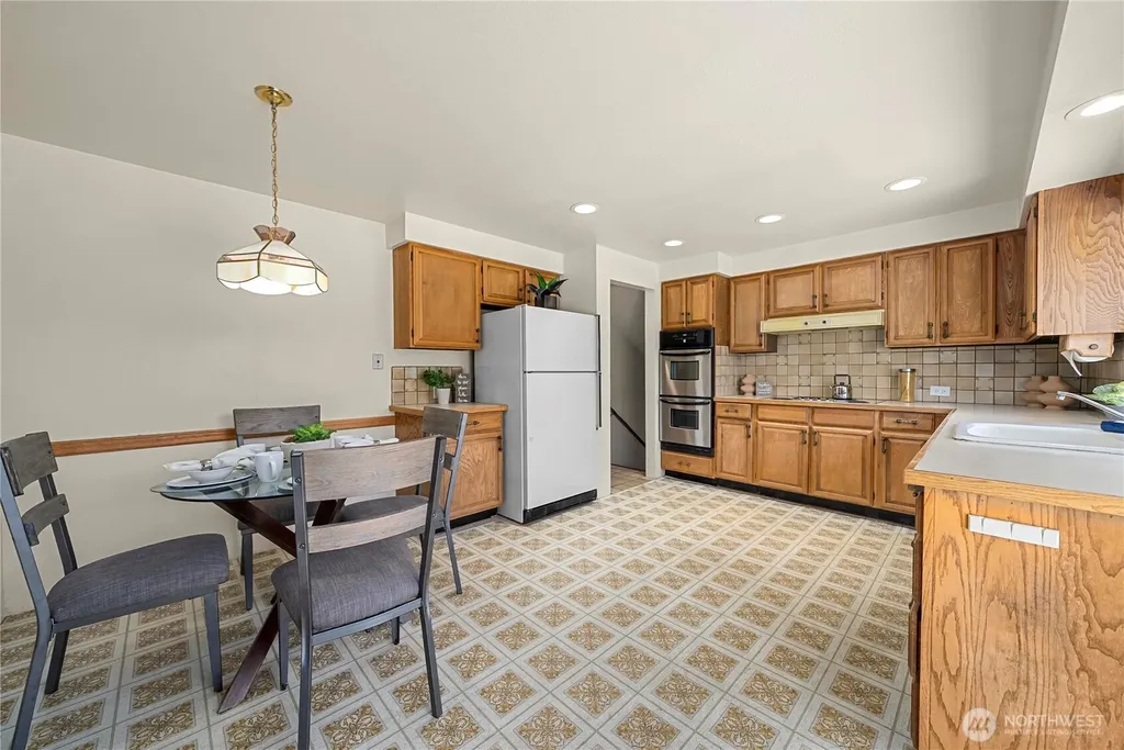 17326 NE 18th Place Bellevue WA 98008