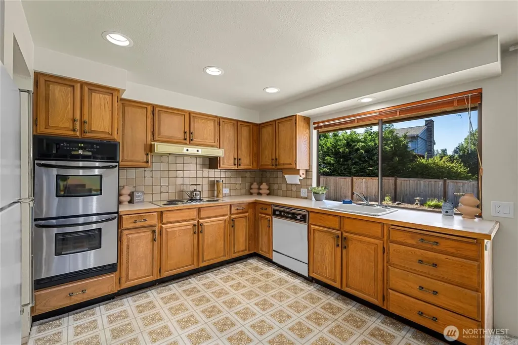 17326 NE 18th Place Bellevue WA 98008