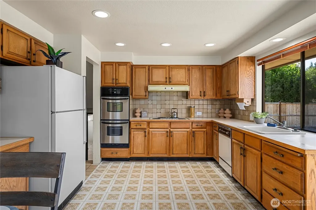 17326 NE 18th Place Bellevue WA 98008