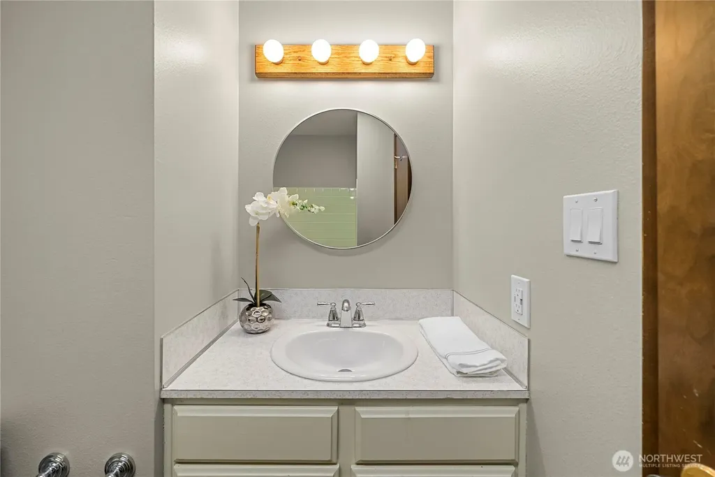 17326 NE 18th Place Bellevue WA 98008