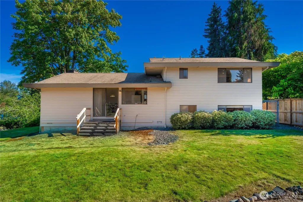 17326 NE 18th Place Bellevue WA 98008