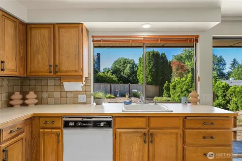 17326 NE 18th Place Bellevue WA 98008