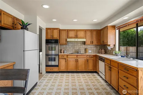 17326 NE 18th Place Bellevue WA 98008