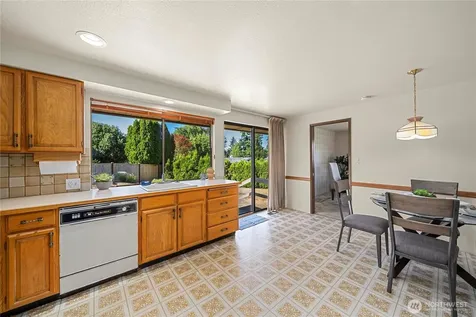 17326 NE 18th Place Bellevue WA 98008