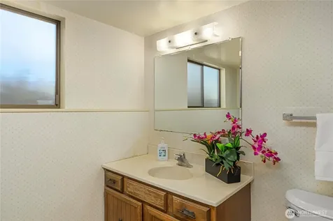 17326 NE 18th Place Bellevue WA 98008