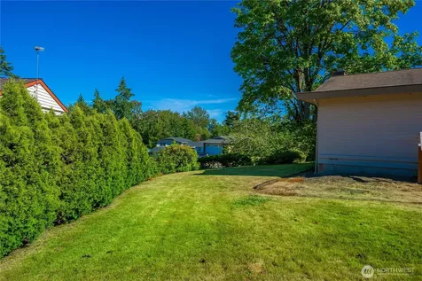 17326 NE 18th Place Bellevue WA 98008