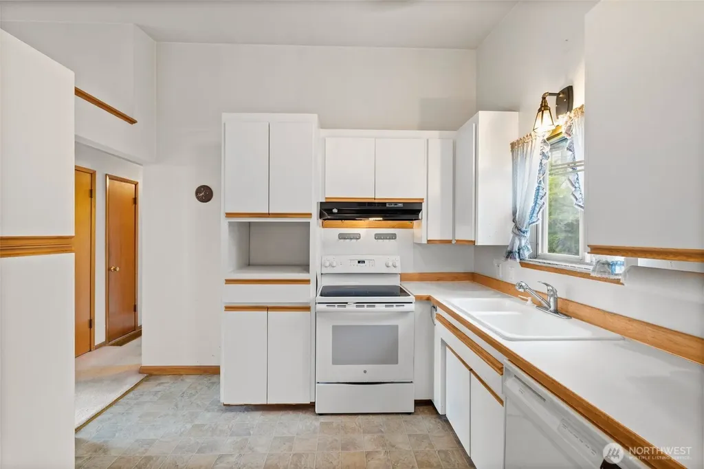 29836 1st Avenue S Federal Way WA 98003