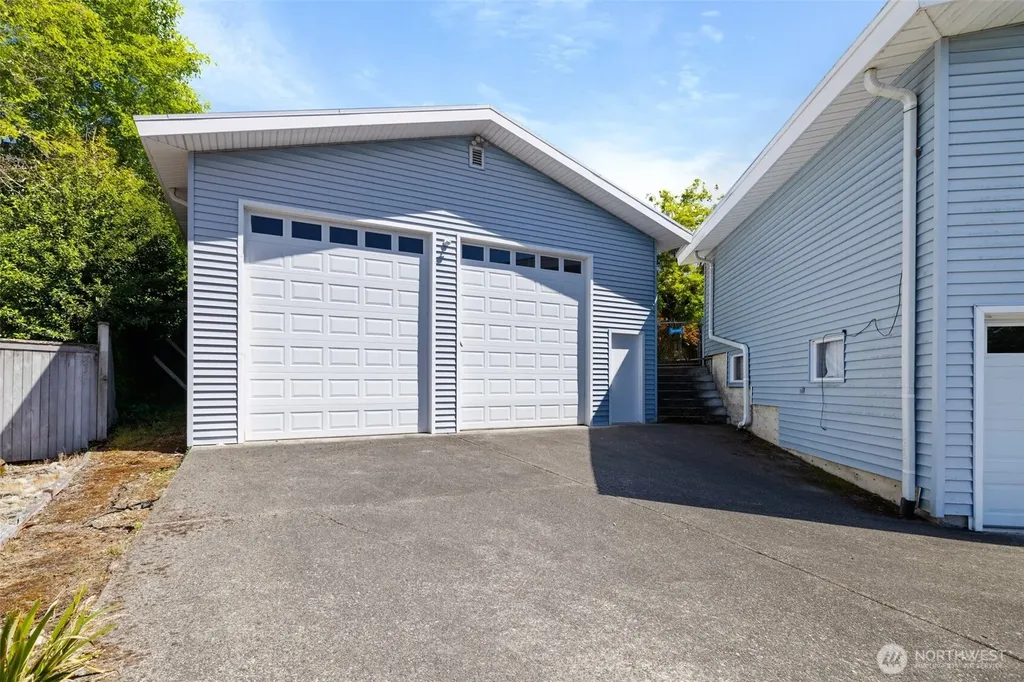 29836 1st Avenue S Federal Way WA 98003