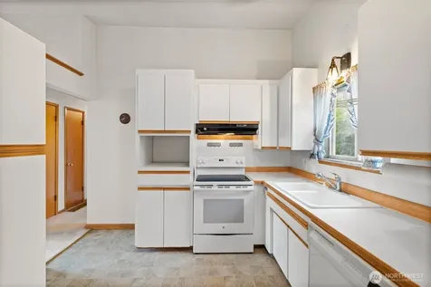 29836 1st Avenue S Federal Way WA 98003