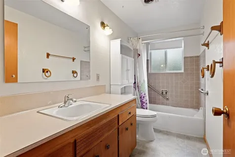 29836 1st Avenue S Federal Way WA 98003