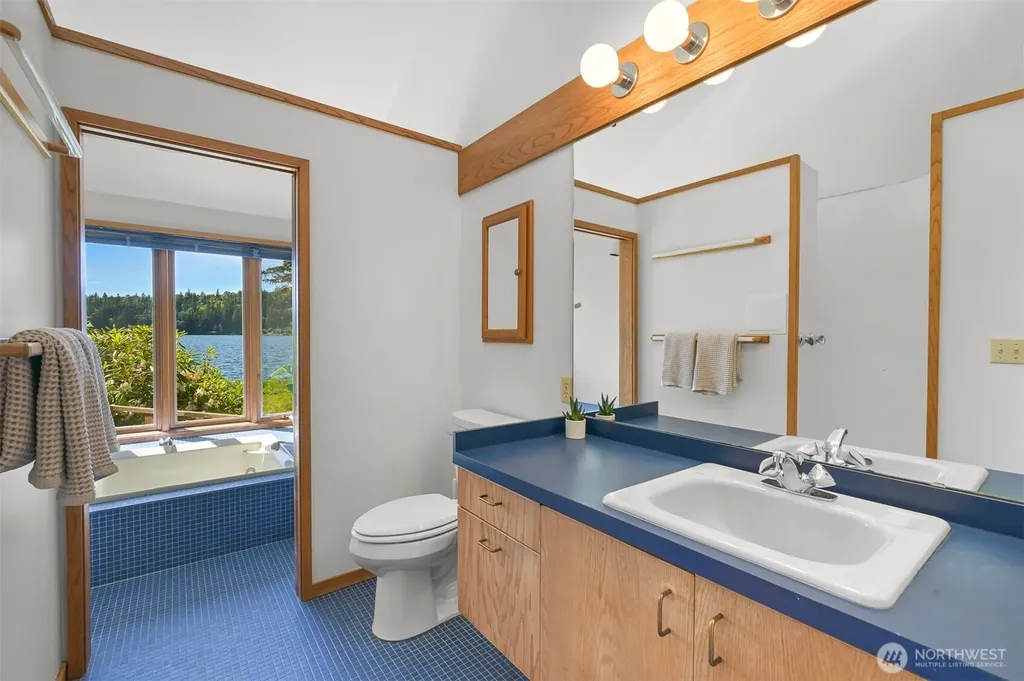 3169 Agate Bay Lane Bellingham WA 98226