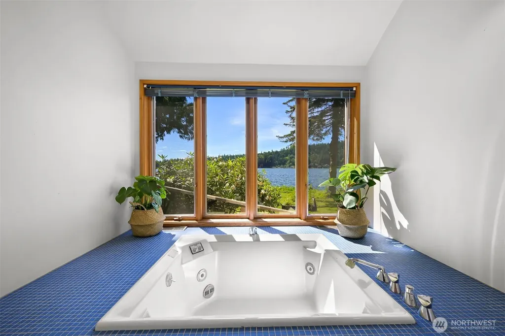 3169 Agate Bay Lane Bellingham WA 98226