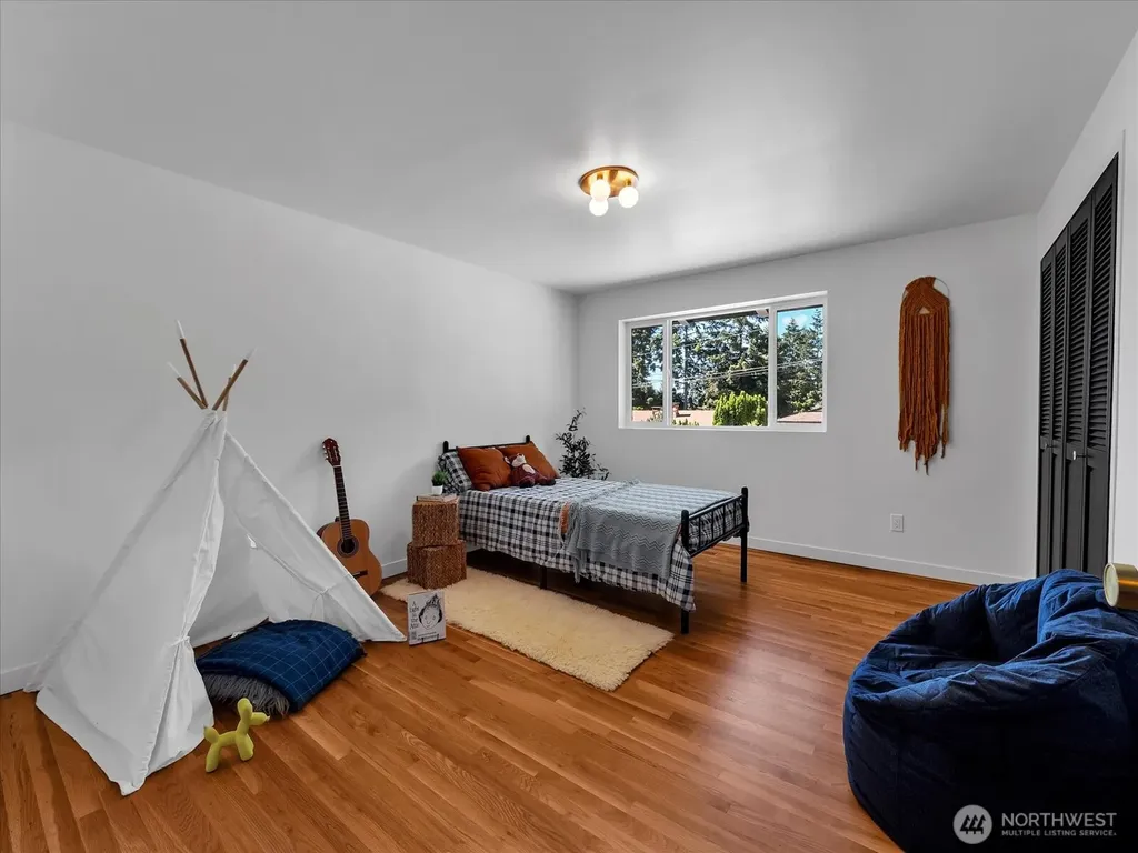 9616 242nd Place SW Edmonds WA 98020