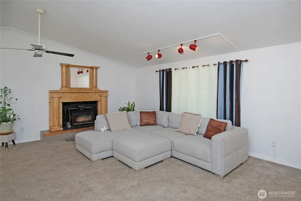 12422 48th Drive SE Everett WA 98208