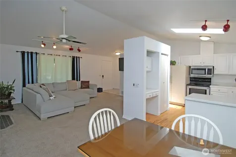 12422 48th Drive SE Everett WA 98208
