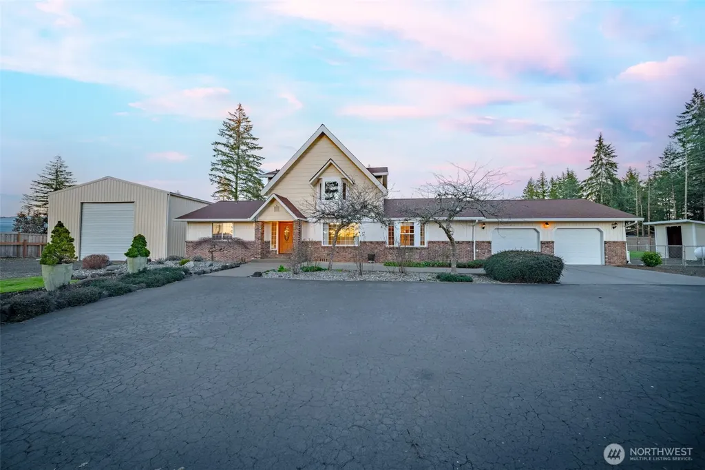 1911 E Island Lake Drive Shelton WA 98584