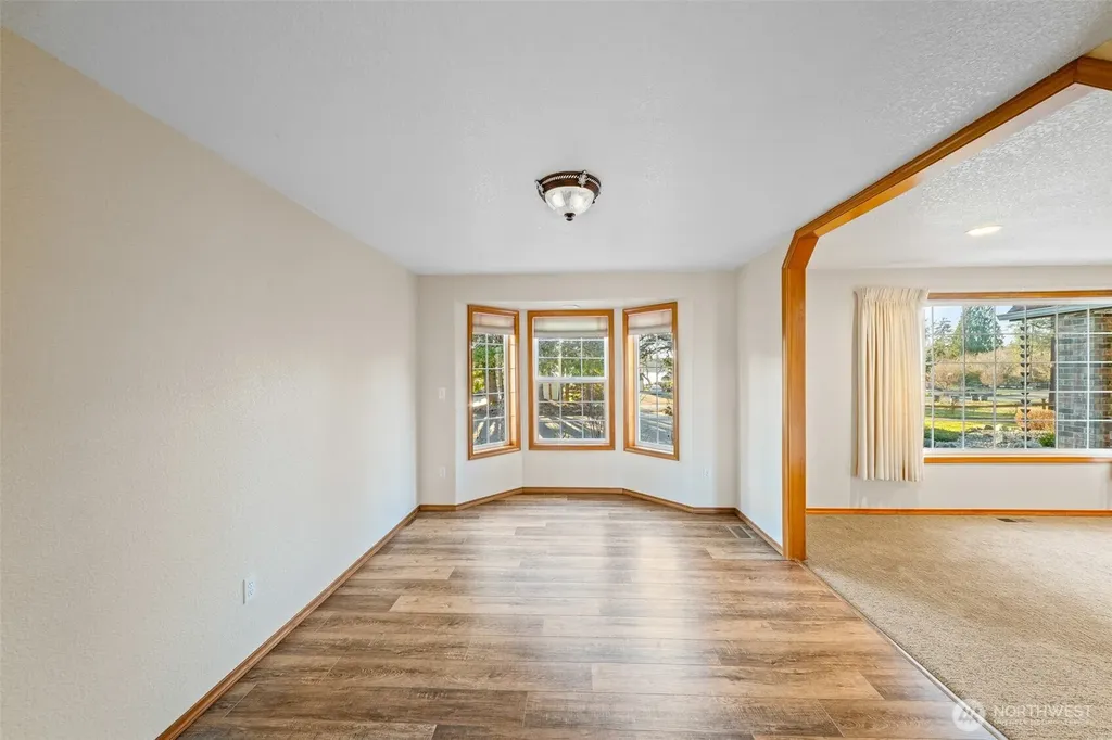 1911 E Island Lake Drive Shelton WA 98584