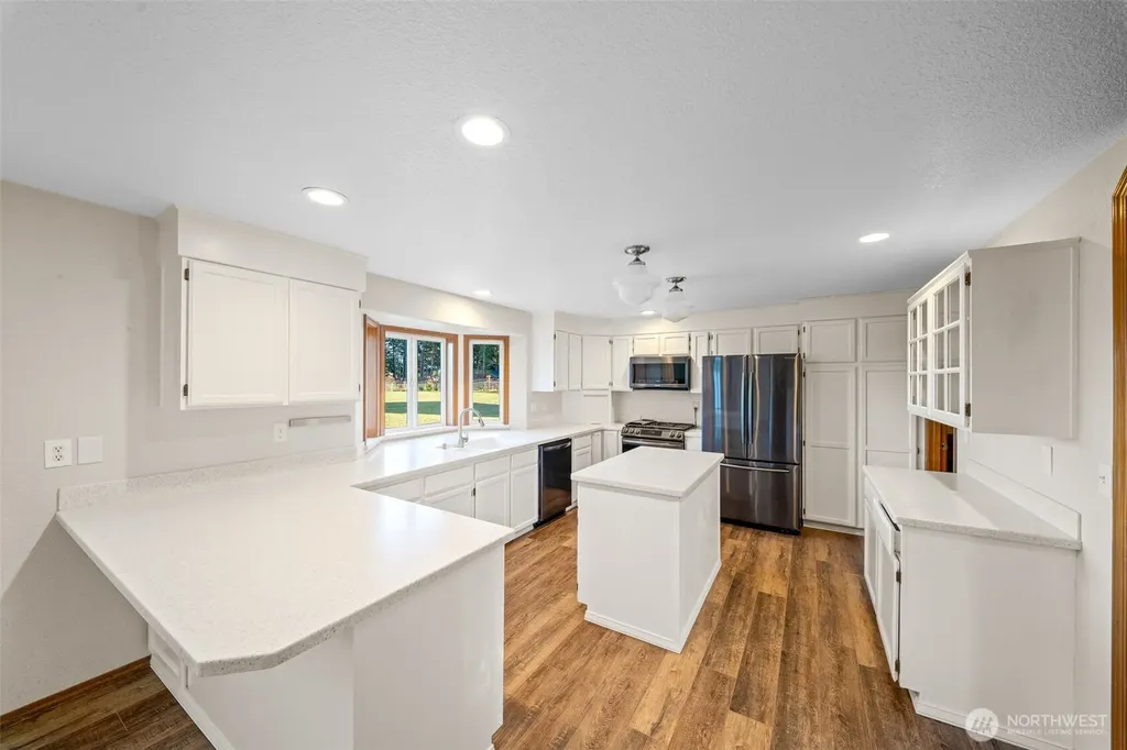 1911 E Island Lake Drive Shelton WA 98584