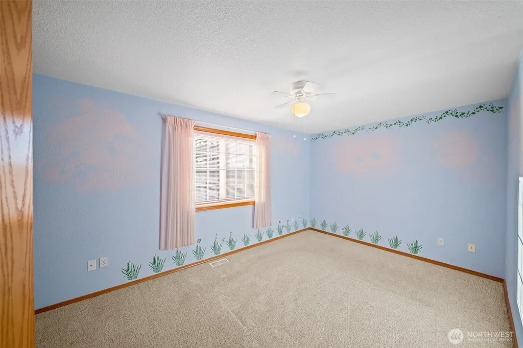 1911 E Island Lake Drive Shelton WA 98584