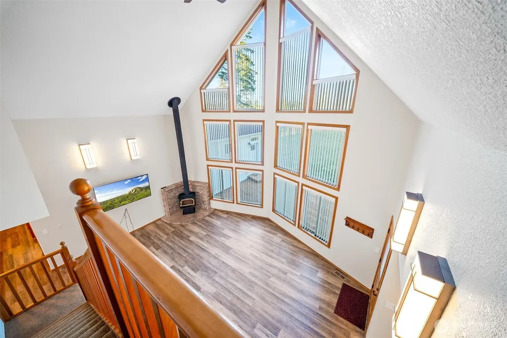 1911 E Island Lake Drive Shelton WA 98584