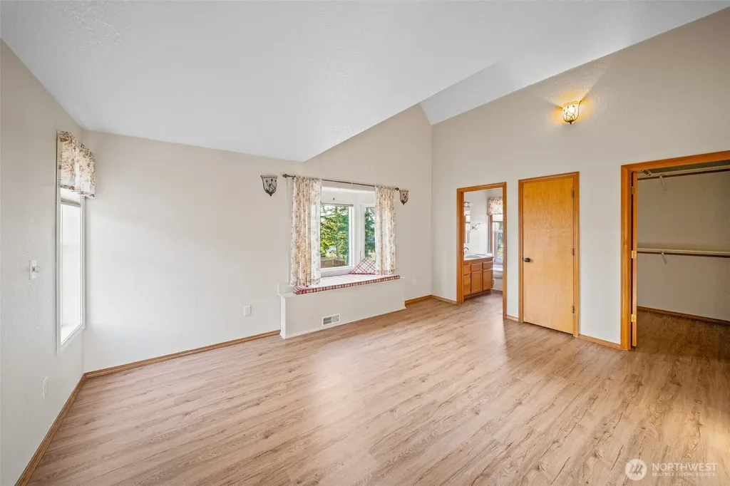 1911 E Island Lake Drive Shelton WA 98584
