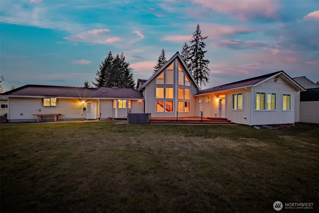 1911 E Island Lake Drive Shelton WA 98584